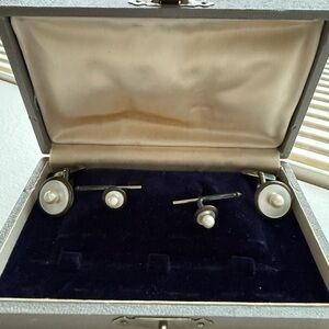 Elegant Pearl Cufflinks and Stud Set